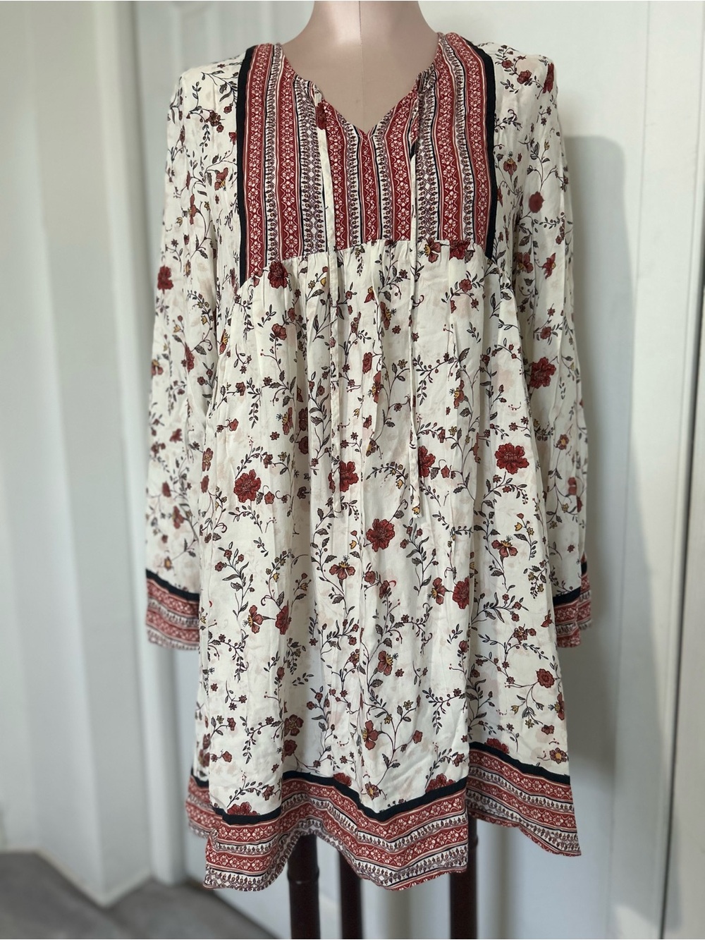 Stevie Hender Cream Floral Print dress size S